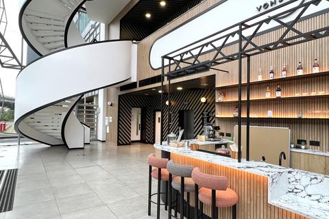 undefined, Great West Road