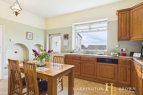 undefined, Stoneleigh, North Road