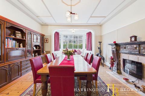 undefined, Stoneleigh, North Road