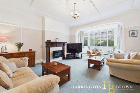undefined, Stoneleigh, North Road