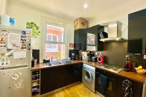 1 bedroom flat to rent, Ealing Common, London. W5