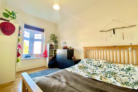 1 bedroom flat to rent, Ealing Common, London. W5