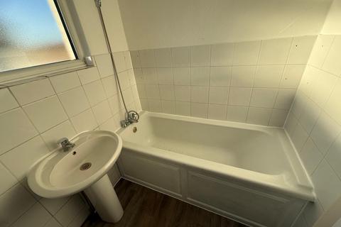 2 bedroom flat to rent, Station Road, Harrow