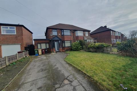 3 bedroom semi-detached house to rent, Radcliffe Road, Bolton