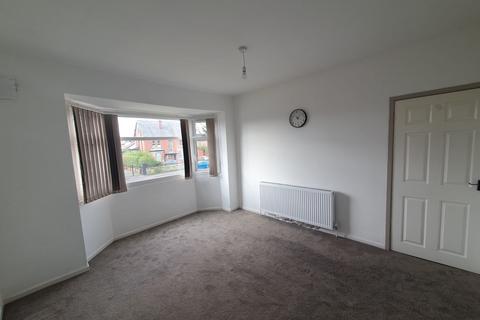 3 bedroom semi-detached house to rent, Radcliffe Road, Bolton