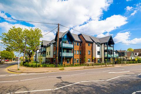 2 bedroom flat to rent, Kenneth Road, Benfleet, SS7