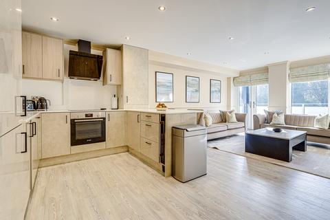 2 bedroom flat to rent, Kenneth Road, Benfleet, SS7
