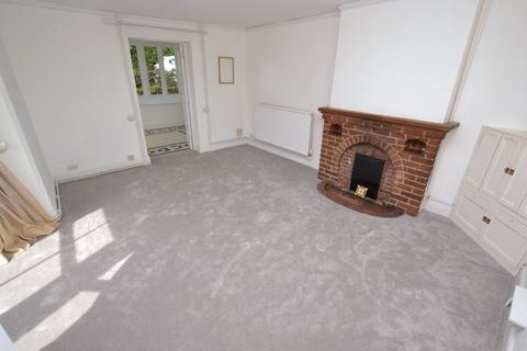 undefined, Malvern WR14