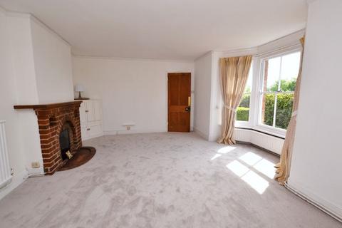undefined, Malvern WR14