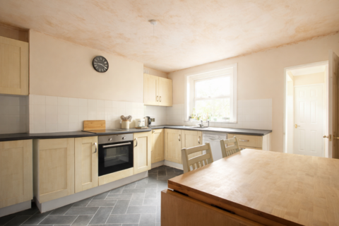 4 bedroom end of terrace house for sale, Crow Hill Road, Margate
