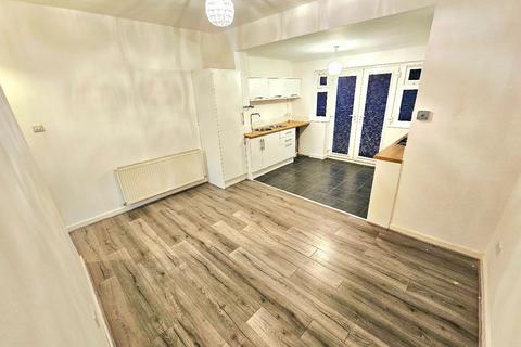2 bedroom terraced house to rent, Langham Street, Ashton-under-Lyne, OL7