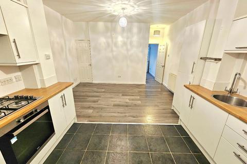 2 bedroom terraced house to rent, Langham Street, Ashton-under-Lyne, OL7