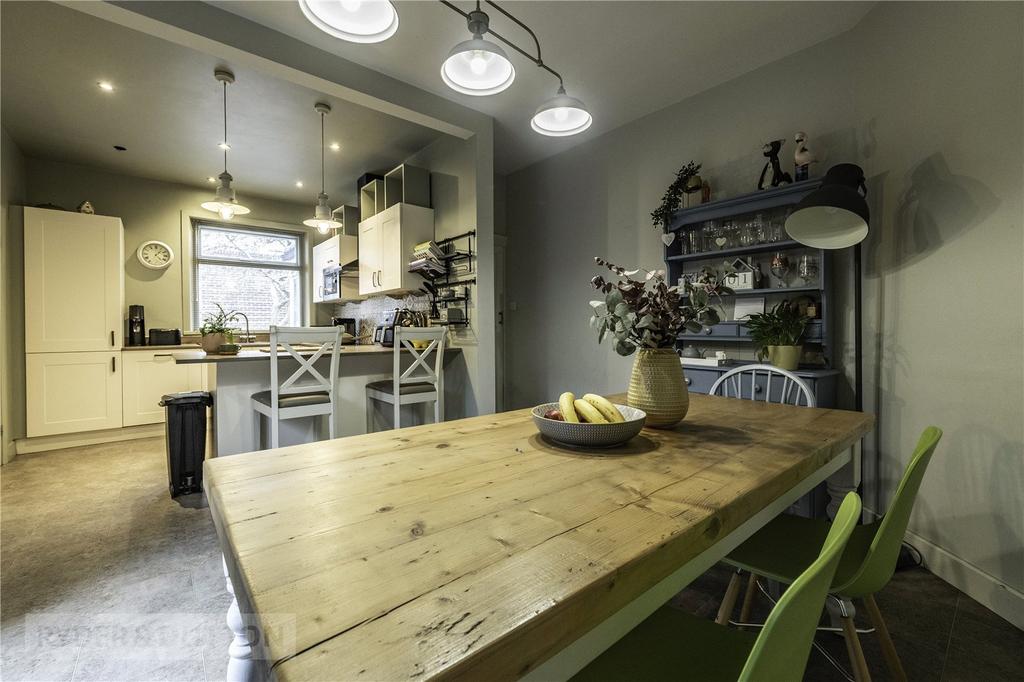 Kitchen/Dining