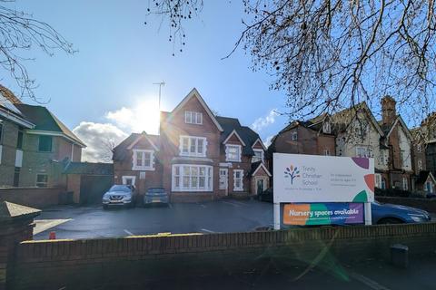 Office to rent, 62 London Rd Reading RG1 5AS