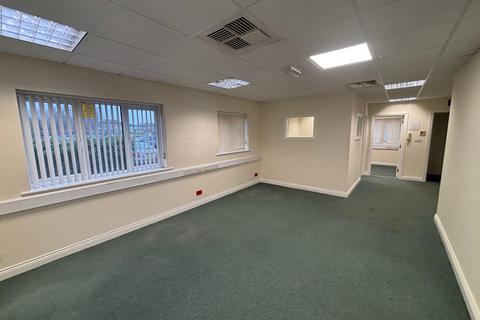 Office to rent, Castle St Taunton TA1 4AY
