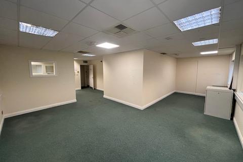 Office to rent, Castle St Taunton TA1 4AY