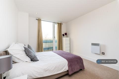 undefined, Grosvenor Court, London, E14