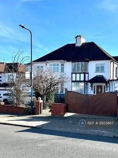 4 bedroom semi-detached house to rent, Queens Walk, London, NW9