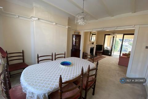4 bedroom semi-detached house to rent, Queens Walk, London, NW9