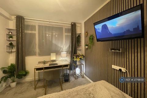 1 bedroom flat to rent, Florin Court, London, EC1M