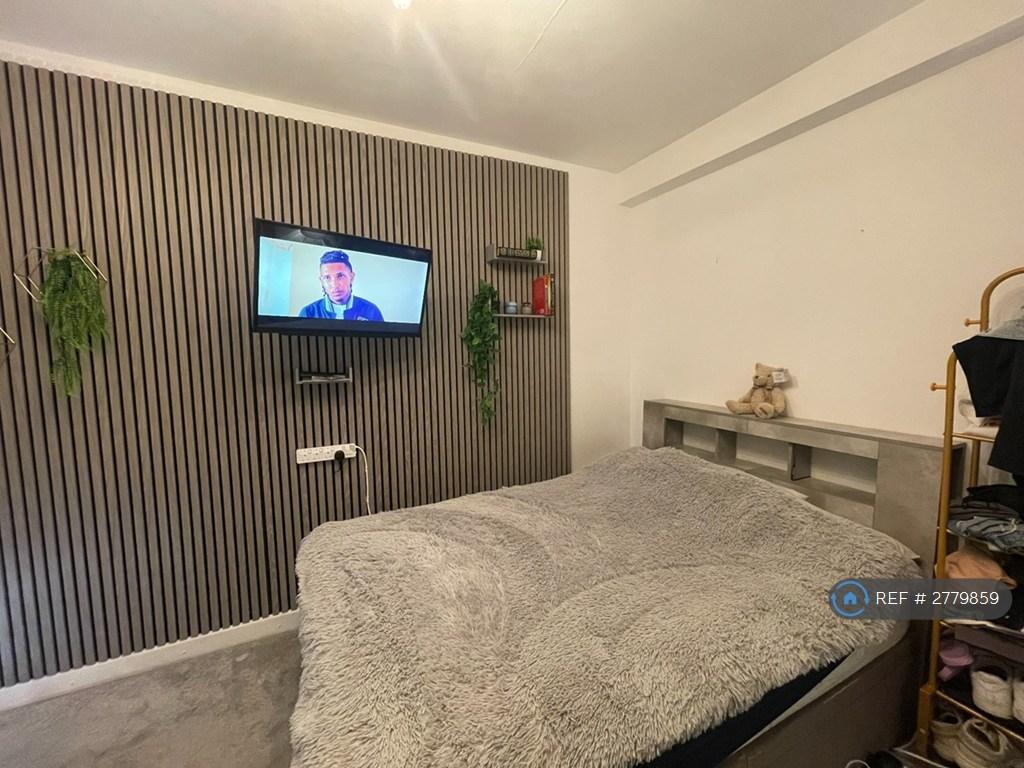 Double Bed