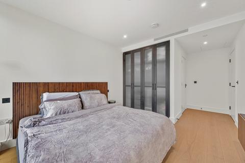 3 bedroom apartment to rent, Bowden House, SW11