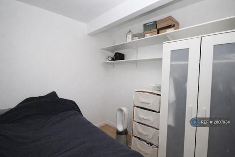 1 bedroom flat to rent, Greencroft Gardens, London, NW6