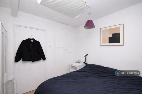 1 bedroom flat to rent, Greencroft Gardens, London, NW6