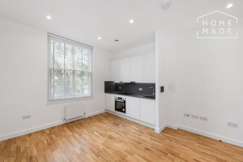 Studio to rent, 10 Canfield Gardens, NW6