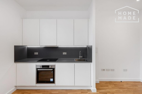 Studio to rent, 10 Canfield Gardens, NW6