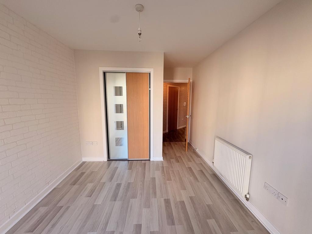 11-3 CC-Bedrooom1