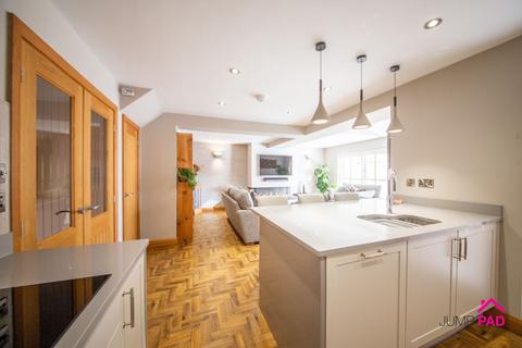 3 bedroom semi-detached house for sale, Makerfield Drive, Newton-Le-Willows, WA12