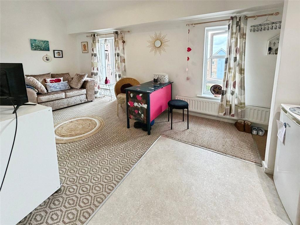 Kitchen/Living Area
