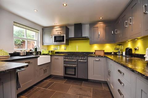 3 bedroom detached house for sale, Queen Street, Coggeshall, COLCHESTER