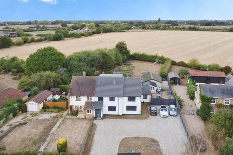 undefined, Lamberts Cottages, Tumblers Green, Braintree
