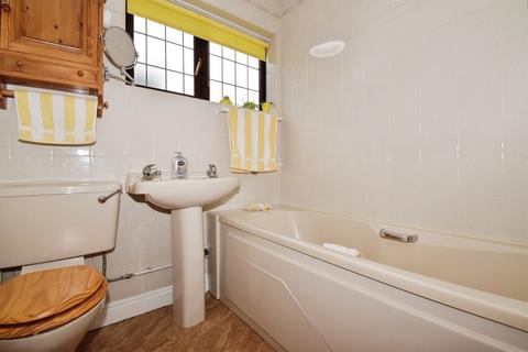 2 bedroom detached bungalow for sale, Milverton Close, WIGSTON