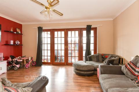 3 bedroom end of terrace house for sale, Beacon Road, Chatham, Kent