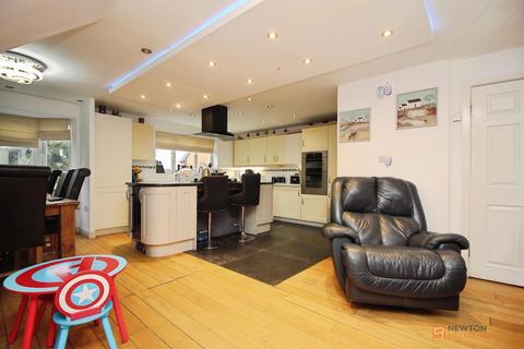 5 bedroom detached house for sale, Barons Close, Kirby Muxloe, LE9
