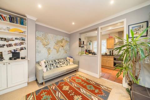 2 bedroom flat for sale, Clitheroe Road, London SW9
