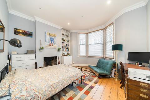 2 bedroom flat for sale, Clitheroe Road, London SW9