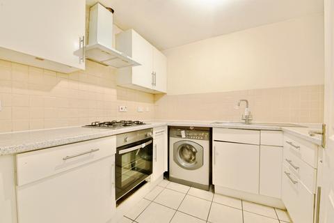 2 bedroom ground floor flat for sale, Blackthorn Road, Ilford
