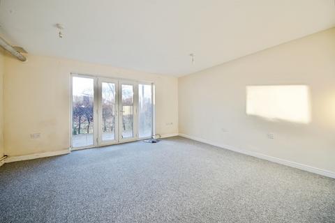 2 bedroom ground floor flat for sale, Blackthorn Road, Ilford