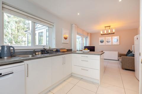 4 bedroom detached house for sale, Ffordd Trebeirdd, Mold, CH7