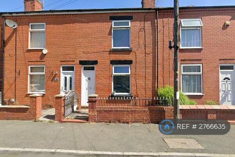 2 bedroom terraced house to rent, Catherine Street, Eccles, Manchester, M30