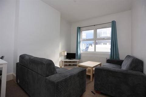 3 bedroom house to rent, Hampden Road, Brighton