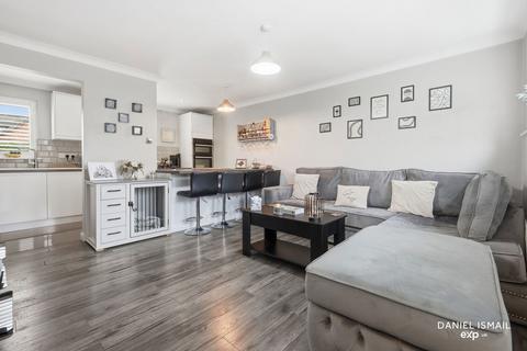 2 bedroom end of terrace house for sale, Rosecroft Close, Basildon SS16