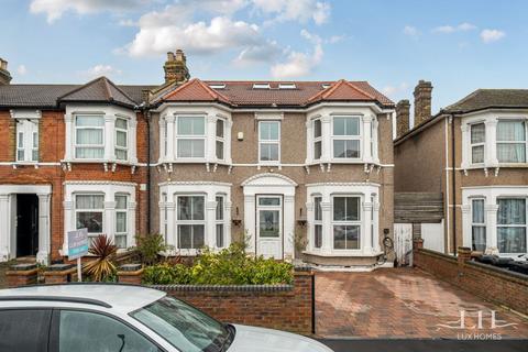 6 bedroom end of terrace house for sale, 42 Norfolk Road, Ilford