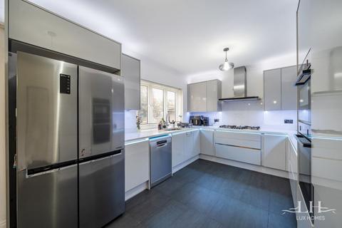 6 bedroom end of terrace house for sale, 42 Norfolk Road, Ilford
