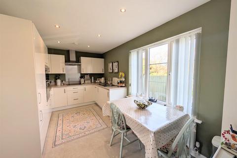 2 bedroom bungalow for sale, Gilberts Field, North Muskham, Newark