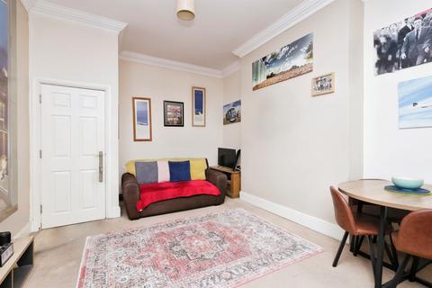 1 bedroom flat for sale, Queens Gardens, Eastbourne